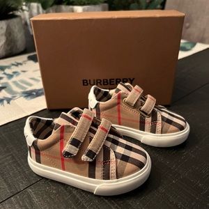 Size 5c baby Burberry sneakers original